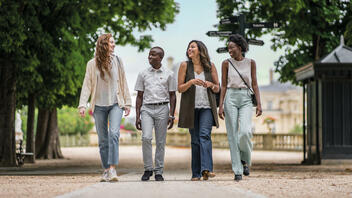 Alumnis au jardin du luxembourg